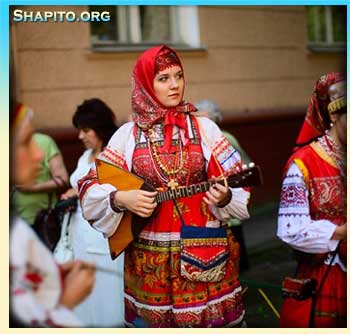 Фольклорный ансамбль на празднике