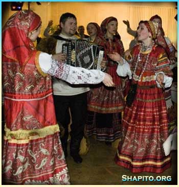 Фольклорный ансамбль на празднике